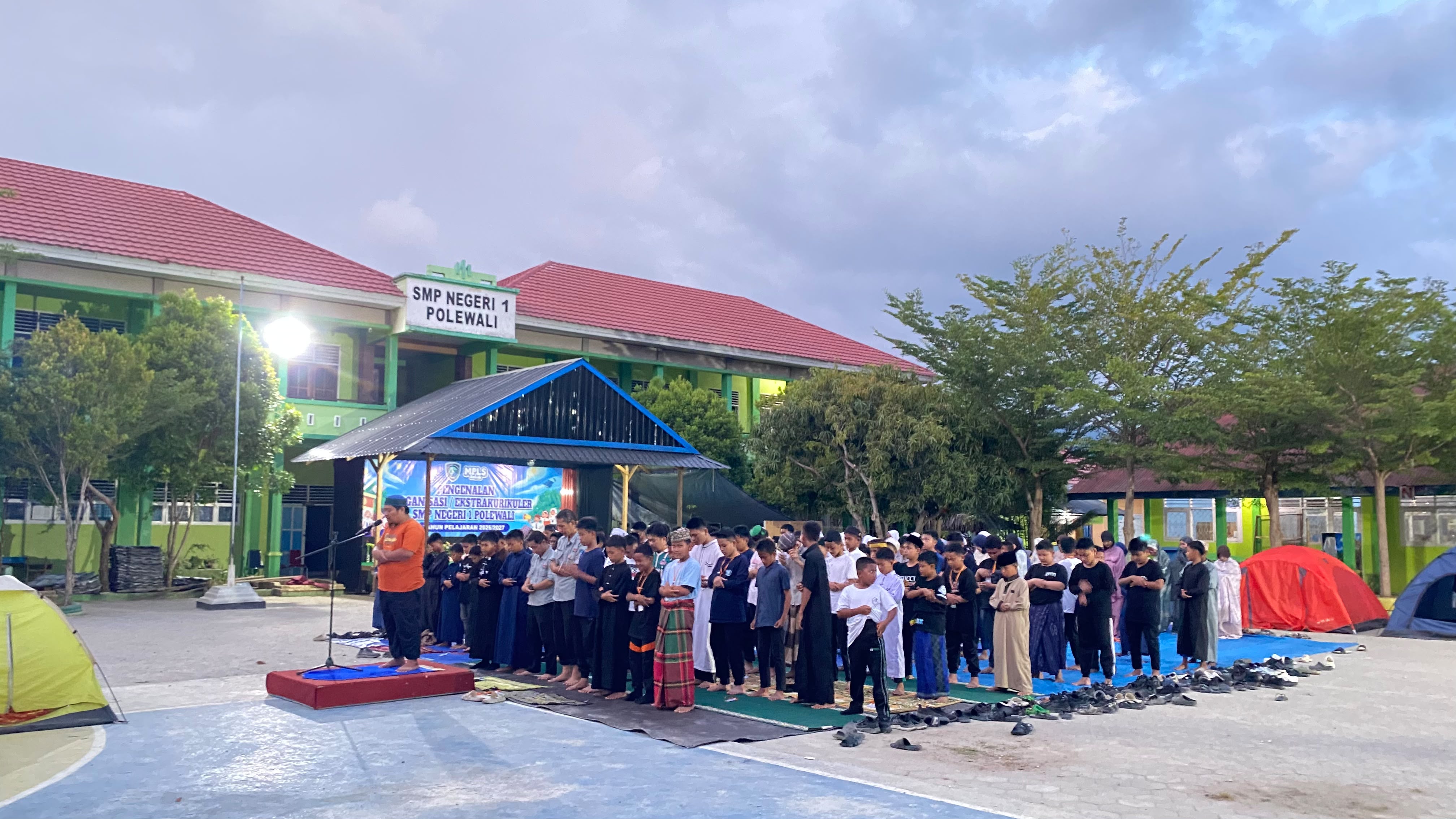Kegiatan SMPB Malam Inaugurasi (Pengenalan Organisasi dan Unjuk Bakat Siswa Baru)